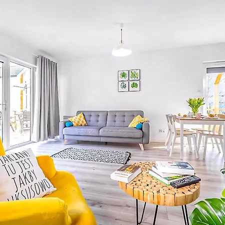 Semesterbostad 2 Bedroom Beautiful In Nowecin