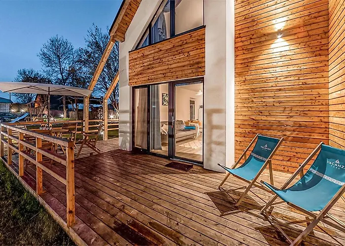 Semesterbostad 2 Bedroom Beautiful In Nowecin