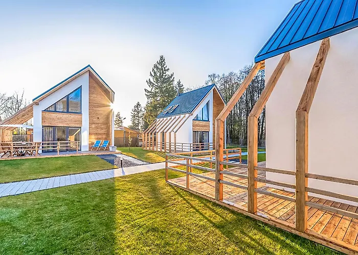 2 Bedroom Beautiful In Semesterbostad Nowecin